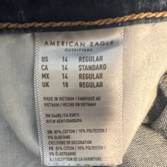 American Eagle jeans in like new condition - Picture 2 of 2